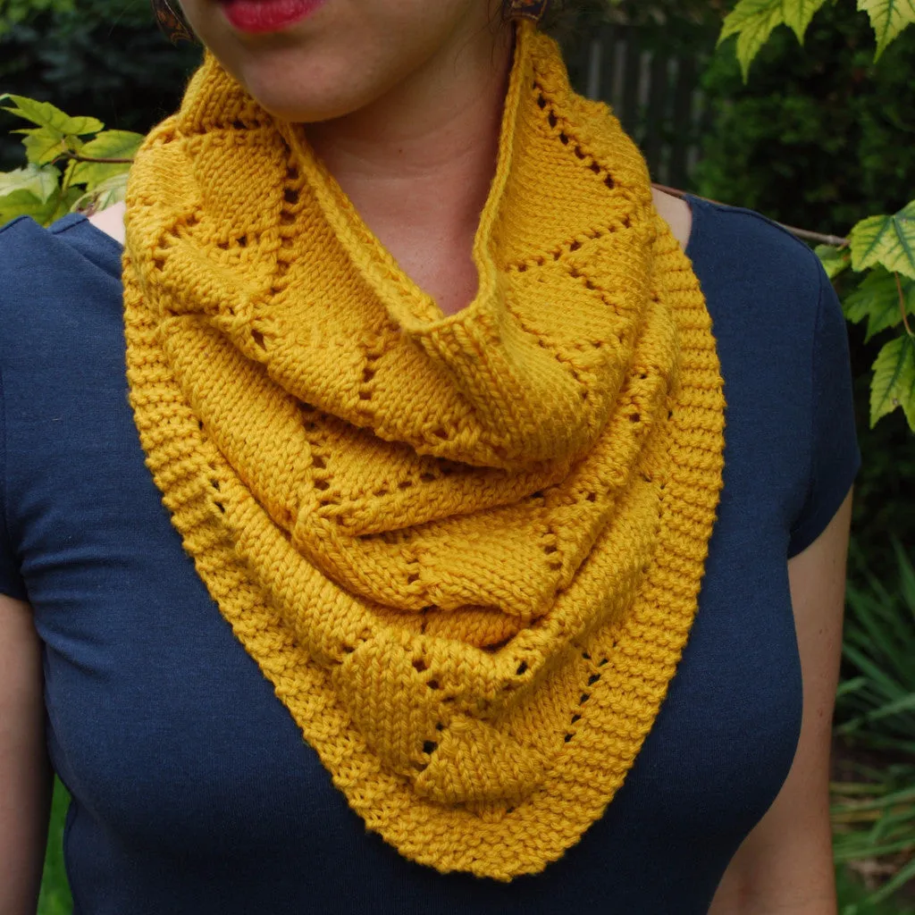 Diamond Kerchief Cowl Pattern (PDF) - Knitting Pattern