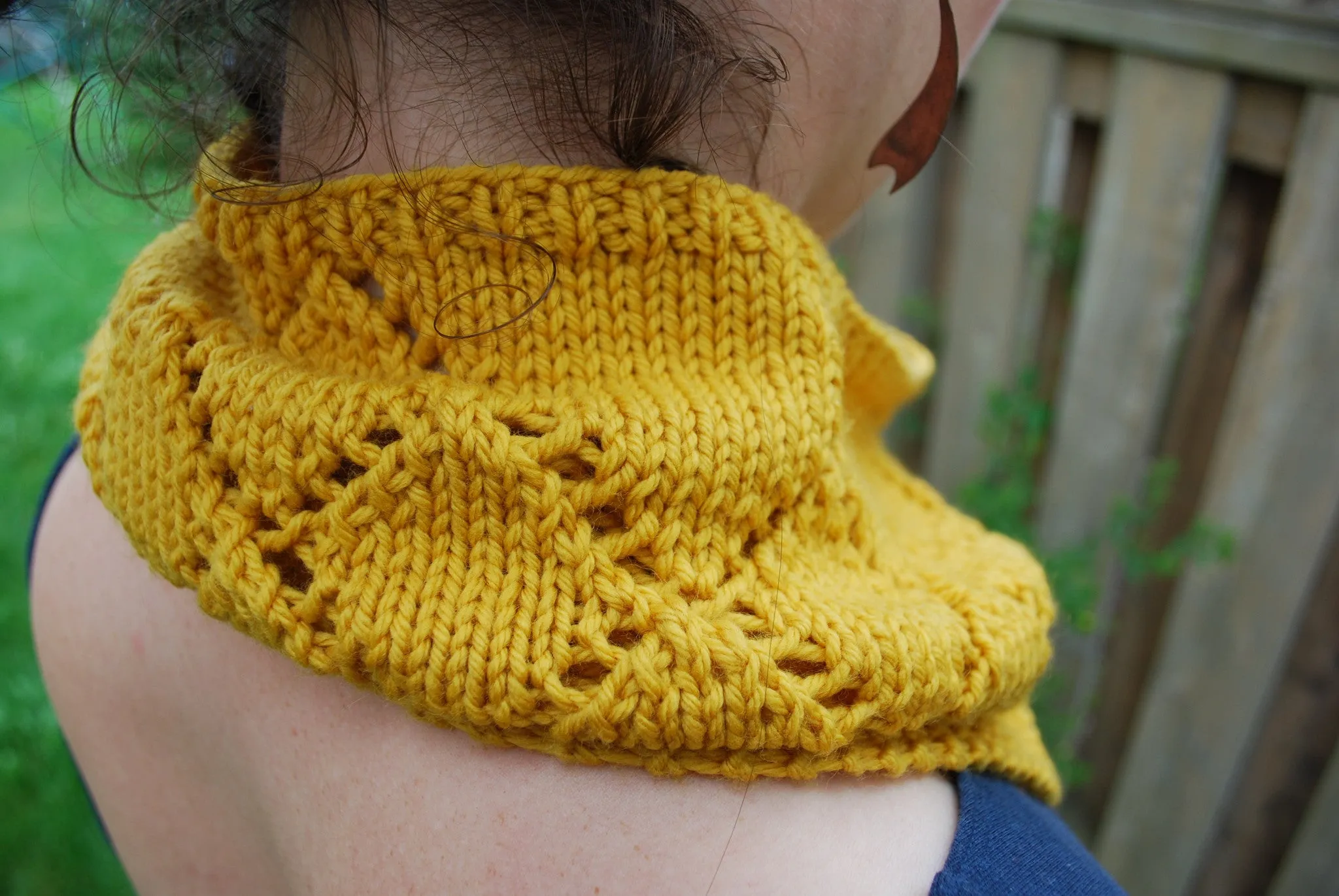 Diamond Kerchief Cowl Pattern (PDF) - Knitting Pattern