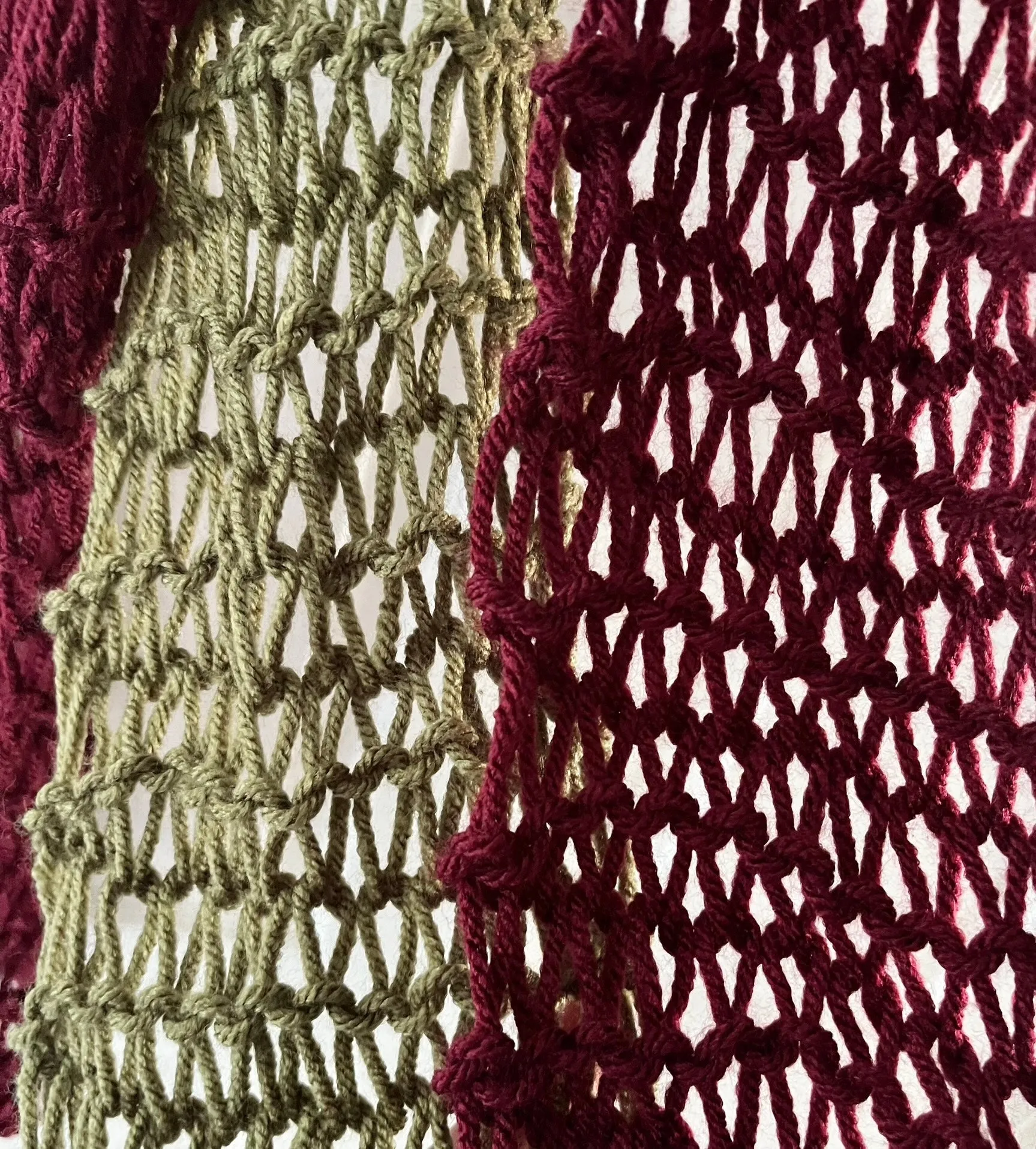 Handmade fishnet knitted scarf in burgundy