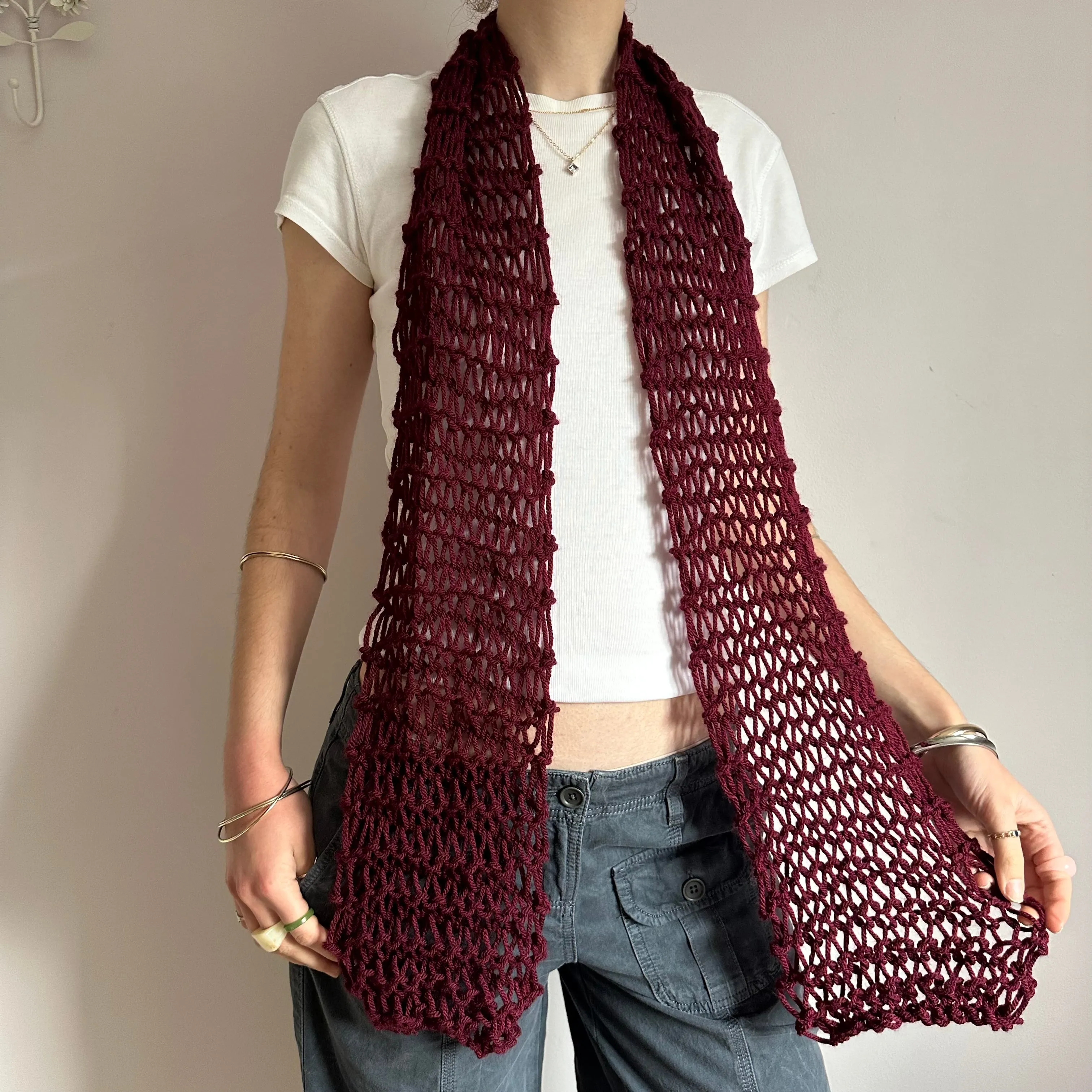 Handmade fishnet knitted scarf in burgundy