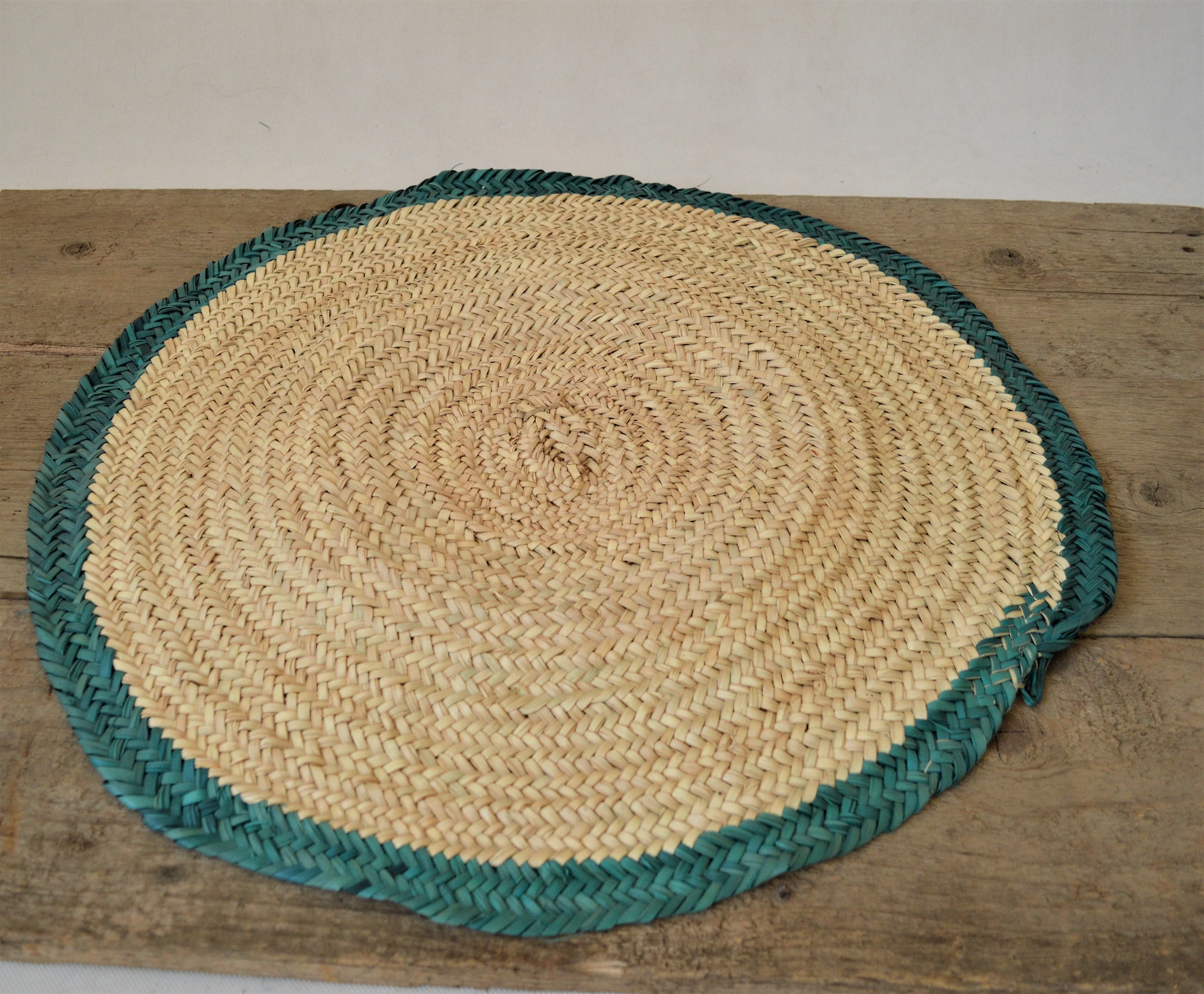 Large round straw mat for kitchen table top natural palm leaves