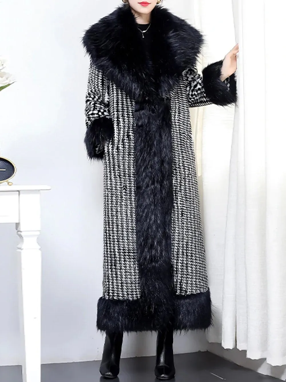 LEELLE Faux Fur Coat