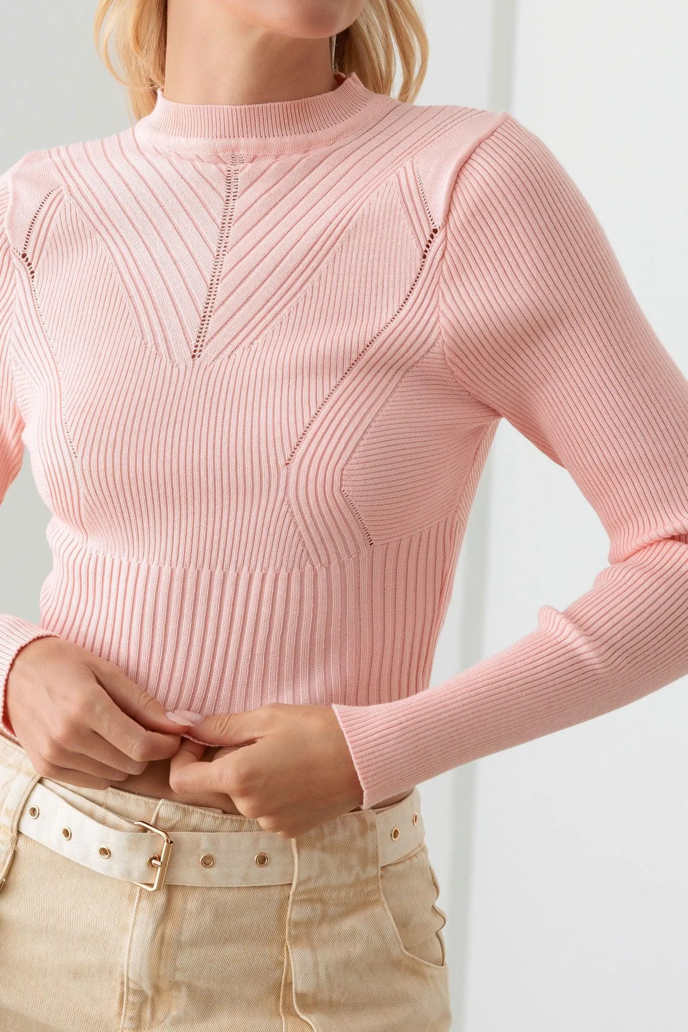 Ribbed Long Sleeve Seamless Knit Fitted Crop Top