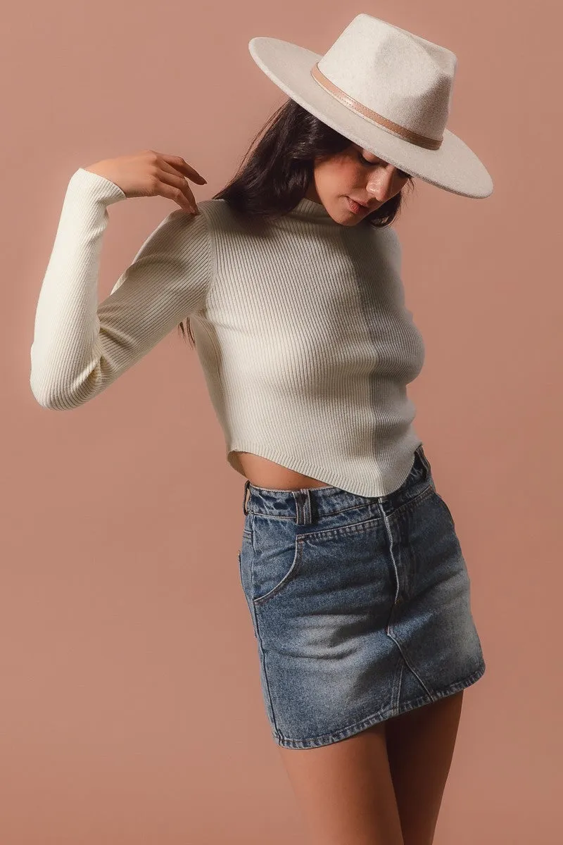 The ‘Kimmy Fitted Crop Sweater Top’